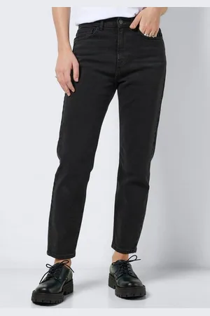 Noisy May Straight-Jeans NMMONI HW STRAIGHT ANK BLACK JEANS NOOS mit offenem Saum