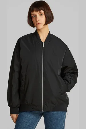 Calvin Klein Bomberjacke LONG BOMBER mit Logodruck, Rumpfabschluss verengt durch Gummizug