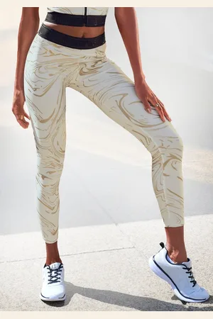 Lascana Funktionsleggings Sportleggings mit glänzendem Print und 3D Schriftzug