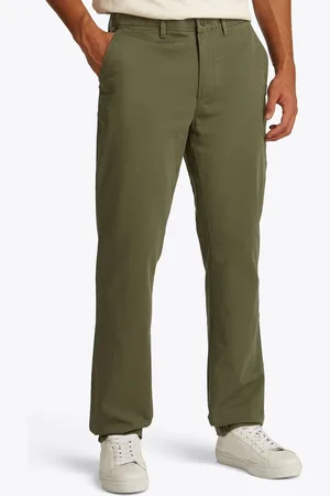 Tommy Hilfiger Chinohose DENTON CHINO SATIN mit Gesäßtaschen mit Knopf, Logostickerei