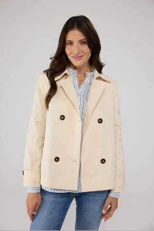 Lieblingsstück Kurzjacke IniaL mit Stickerei am Ärmel