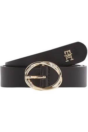 Tommy Hilfiger Ledergürtel TH CHIC 2.5 ovale Einfachdornschließe, Logoemblem am Gürtelende