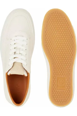 Moncler Monclub Low Top Nubukleder Schuhe Sneaker Gepolsterter Schaftrand, strukturierte Laufsohle, Logo-Branding - Verkäufer: eldigo