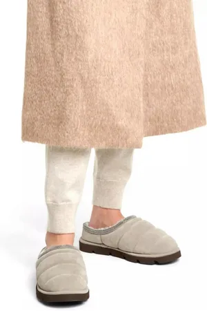 Brunello Cucinelli Gefütterte Mokassins aus gestepptem Wildleder mit Monili-Perlen Pantolette Gestepptes Wildleder, weiche Shearling-Fütterung - Verkäufer: eldigo