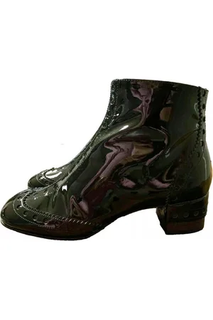 Chloé Perry Stiefeletten Boots aus Lackleder mit Brogue-Details Ankleboots Hergestellt in Italien mit höchster Präzision und Liebe - Verkäufer: eldigo