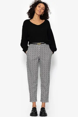 SASSYCLASSY Jogginghose Weiche Stoffhose mit modernem geometrischem Print Lässige Damen Jogginghose mit modernem Design Offwhite Schwarz - Verkäufer: