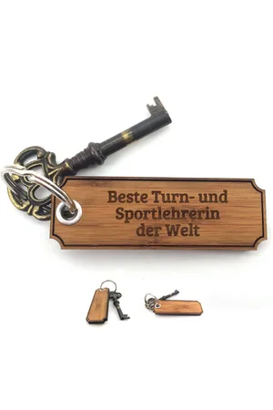 Mr. & Mrs. Panda Schlüsselanhänger Turn- und Sportlehrerin - Bambus - Geschenk, Ausbildung, Berufsschule (1-tlg), Nachhaltiges Material - Verkäufer: