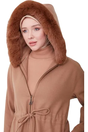 Armine Wintermantel Armine Mobile Fur Coat – Moderne und elegante Hijab-Mode - Verkäufer: MegaMerchant