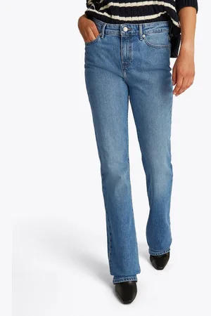 Tommy Hilfiger Bootcut-Jeans Bootcut Regular Waist mittlere normale Leibhöhe, mit Bügelfalten, mit Nieten