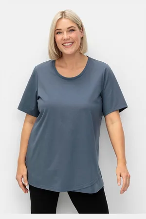 Sheego Yoga & Relax Shirt Große Größen in Lagenoptik, mit Lotusdruck hinten
