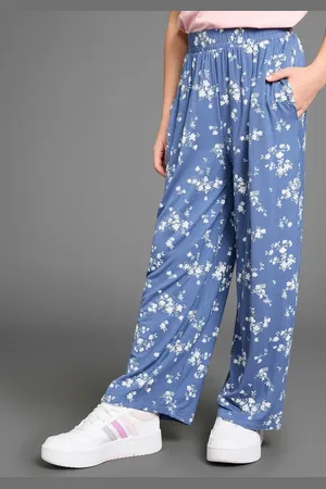 Kidsworld Schlupfhose Viskose-Hose im Blumenmuster Trendige Hose mit Blumenmuster