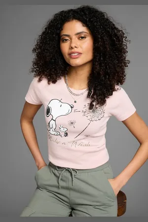 KangaROOS Kurzarmshirt sehr figurbetonte Passform, bedruckte, melierte und metallic Optik