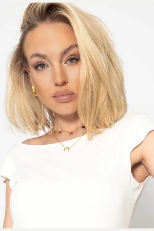 SASSYCLASSY T-Shirt Leichtes T-Shirt Damen mit tiefem Rückenausschnitt Figurbetontes Basic-Shirt mit verführerischem Rücken-Cut-out Elegant - Verkäufer: