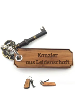 Mr. & Mrs. Panda Schlüsselanhänger Kanzler - Bambus - Geschenk, Abschied, Gravur, Schenken, Berufsschule (1-tlg), Mit Naturöl versiegelt - Verkäufer: