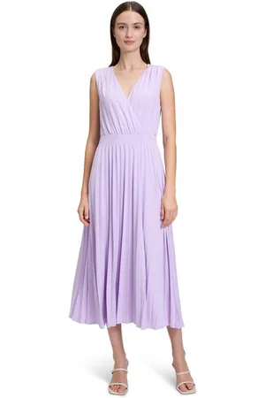 Betty & Co Plisseekleid Betty & Co Plisseekleid ohne Arm Plissee
