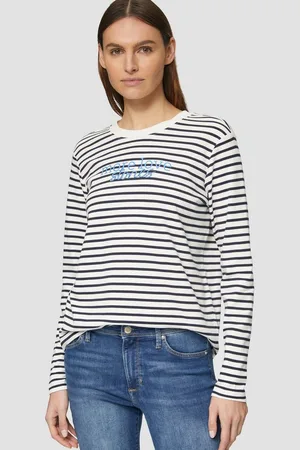 QS by s.Oliver Langarmshirt Gestreiftes Langarmshirt im Relaxed Fit mit Artwork Artwork - Verkäufer: