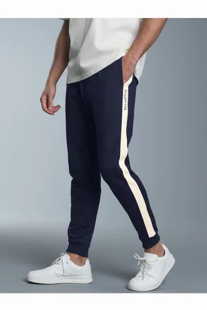 Trigema Jerseyhose Jogginghose mit kontrastfarbigen Seitenstreifen (1-tlg)