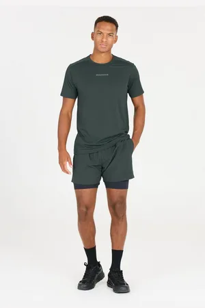 Endurance Shorts Kros Im 2-in-1-Design mit Quick Dry und Stretch-Funktion