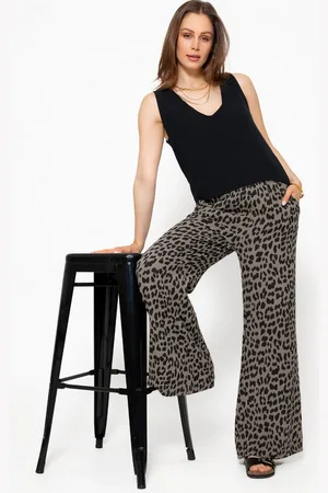 SASSYCLASSY Stoffhose Musselin Sommer Hose Damen Lang in Leoparden-Print Lockere Musselinhose aus Baumwolle in Leomuster mit elastischem Bund - Verkäufer: