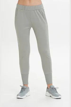 Athlecia Sweathose Sella mit hippen Logoprint-Streifen