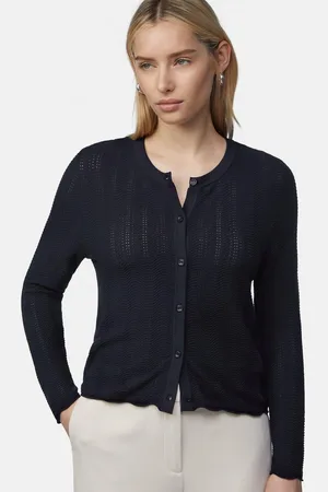 Comma, Strickjacke Verkürzter Cardigan im Slim Fit mit Wellensaum - Verkäufer: s.Oliver