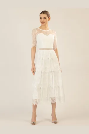 Apart Abendkleid in Midi Länge aus zarter, weicher Spitze - Verkäufer:
