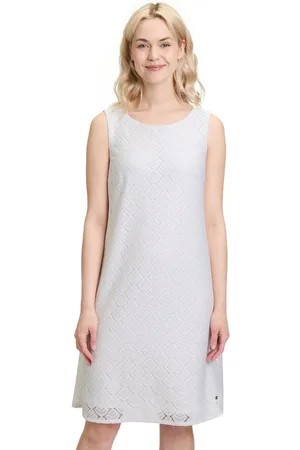 Betty & Co Spitzenkleid Betty & Co Spitzenkleid ohne Arm Material