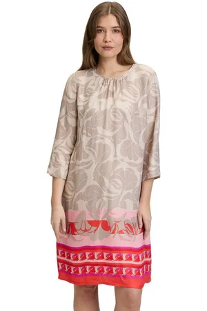Betty Barclay Sommerkleid Sommerkleid mit Rundhalsausschnitt Form