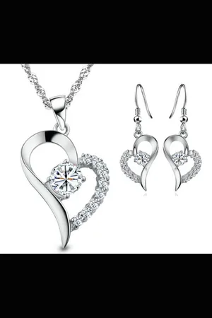 Karma Schmuckset Damen Herz Anhaenger versilberte Kette mit Zirkonia (in edler Schmuckbox, 4-tlg., Halskette mit Anhäner und Ohrringe), romantisches Geschenk fuer Frauen - Verkäufer: Sanixa