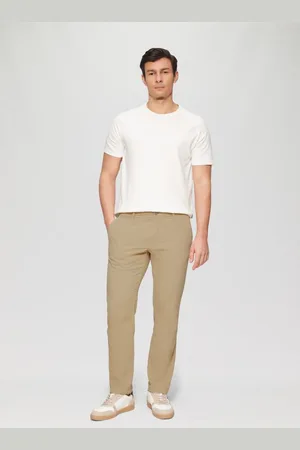 QS by s.Oliver Stoffhose Phoenix: Strukturierte Chino im Regular Fit Logo - Verkäufer:
