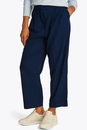 Tommy Hilfiger Chinohose CO TENCEL RLXD STR PULL ON CHINO mit Logostickerei