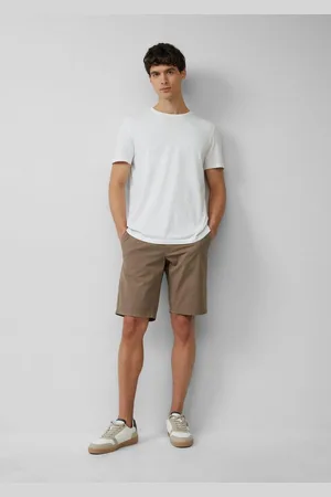 QS by s.Oliver Bermudas Phoenix: Strukturierte Chino-Shorts mit Elastikbund Ziernaht - Verkäufer: