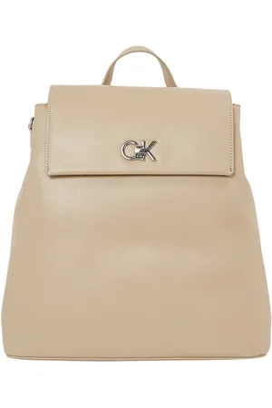 Calvin Klein Cityrucksack CK FLAP BACKPACK WITH CONV STRAP, Freizeitrucksack Damen mit verstellbaren Schulterriemen