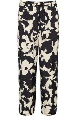 Comma, Bequeme Jeans - Verkäufer: Dettmer + Mueller KG