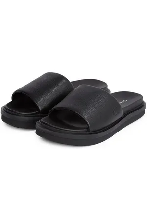 Calvin Klein FLAT MOLDED SLIDE SANDAL LTH Pantolette, Poolslides, Sommerschuh, Strandschuh, Schlappen mit CK Prägung