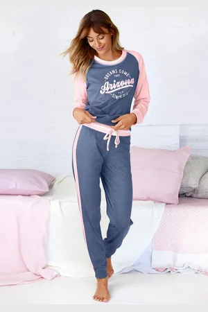 ARIZONA Pyjama (2 tlg) im College-Look mit Folienprint