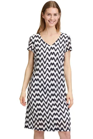 Betty Barclay Sommerkleid Sommerkleid mit V-Ausschnitt Form