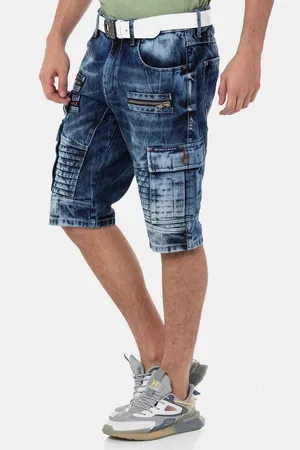 Cipo & Baxx Stoffhose Shorts mit vielen Details