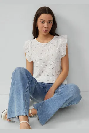 QS by s.Oliver Shirttop Top mit Lochstickerei und Volant am Arm Volants - Verkäufer: s.Oliver