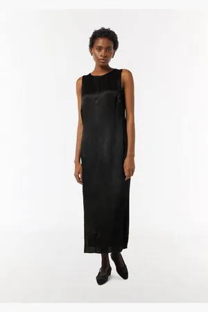 Comma, Maxikleid Kleid mit Crépestruktur und Schlitzen - Verkäufer: s.Oliver