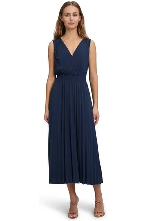 Betty & Co Plisseekleid Betty & Co Plisseekleid ohne Arm Plissee