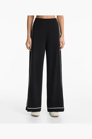 Oysho Bundfaltenhose Mit Kontrastdetail Und Modal In Weicher Haptik
