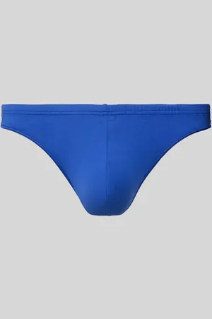Hom String in unifarbenem Design Modell 