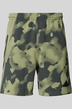 adidas Regular Fit Sweatshorts mit Label-Detail in , Größe S