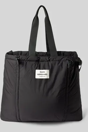 Mads Norgaard Handtasche mit Label-Patch Modell 