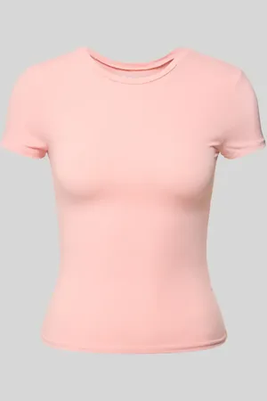 Review Slim Fit T-Shirt mit gummiertem Label Print in , Größe L
