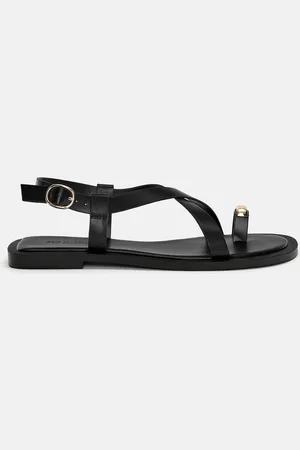 Pull&Bear Flache Sandalen Mit Metallverzierung