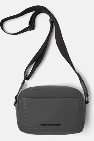 Pull&Bear Gummierte Umhängetasche