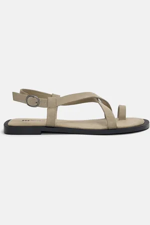 Pull&Bear Flache Ledersandalen Mit Riemen