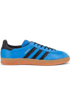 adidas SNEAKERS in . Size 7.
